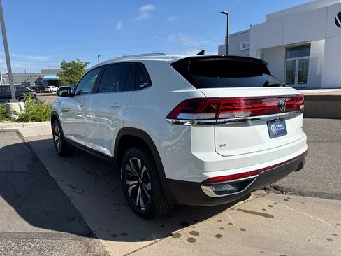 Certified 2024 Volkswagen Atlas Cross Sport SE AWD/4WD image 4