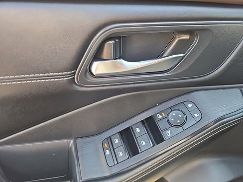 Used 2023 Nissan Rogue SV w/ SV Premium B Package image 20