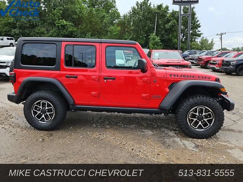 Used 2024 Jeep Wrangler Unlimited Rubicon AWD/4WD image 6