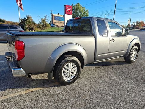 Used 2017 Nissan Frontier SV w/ SV Value Truck Package image 6