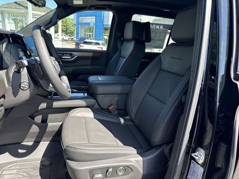 New 2026 GMC Yukon Denali w/ Advanced Technology Package AWD/4WD image 10