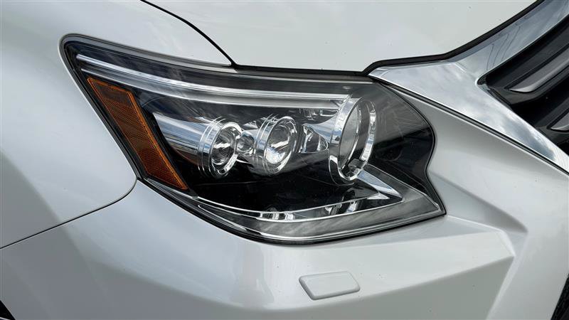 Used 2019 Lexus GX 460 Premium w/ Premium Package AWD/4WD image 10