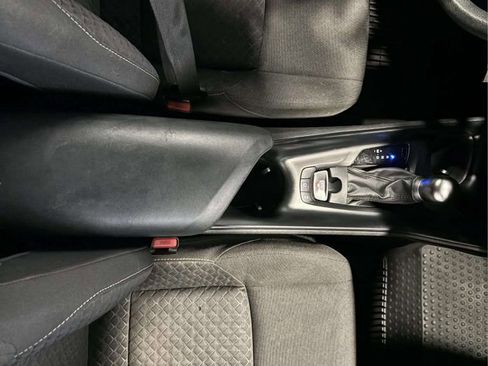 Used 2020 Toyota C-HR LE image 29