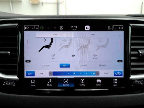 Used 2026 Chrysler Pacifica Select FWD image 52