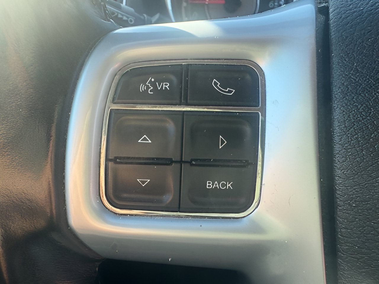 Used 2012 Chrysler Town & Country Touring-L w/ Entertainment Group #2 FWD image 16