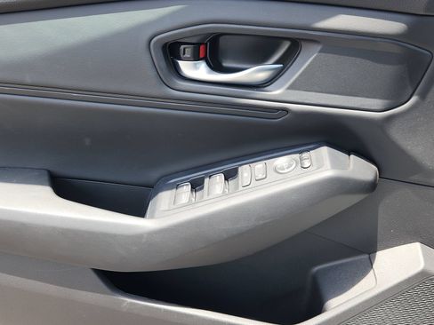 Used 2025 Honda Accord SE image 27