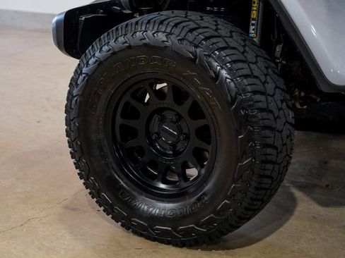 Used 2020 Jeep Gladiator Rubicon image 10