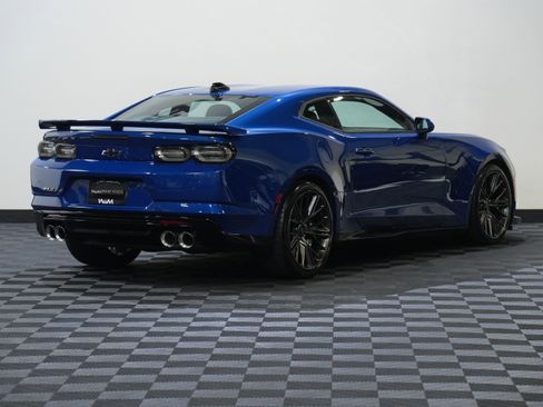 Used 2021 Chevrolet Camaro ZL1 RWD image 6