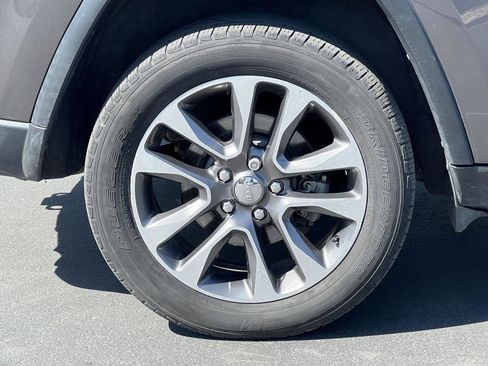 Used 2018 Jeep Grand Cherokee Limited w/ Luxury Group II AWD/4WD image 14