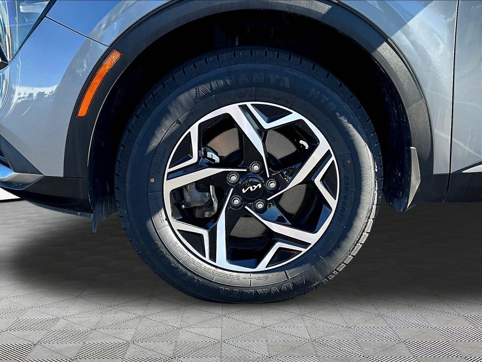 Used 2023 Kia Sportage LX AWD/4WD image 32