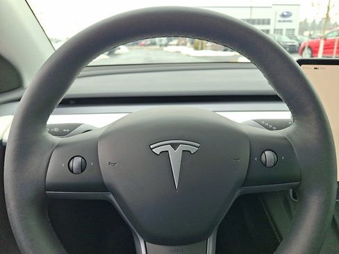 Used 2024 Tesla Model Y Performance image 20