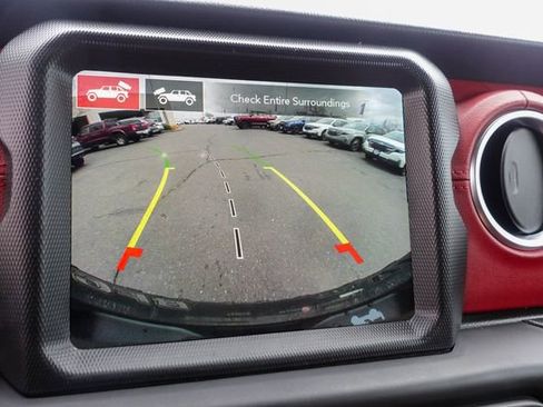 Used 2023 Jeep Wrangler Unlimited Rubicon 4xe image 17