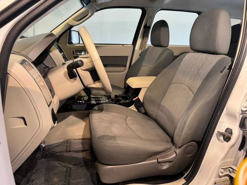 Used 2010 MAZDA Tribute i Sport AWD/4WD image 9