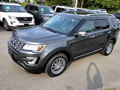 Used 2017 Ford Explorer Limited AWD/4WD image 2
