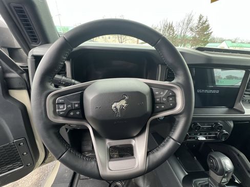 New 2025 Ford Bronco Badlands image 16