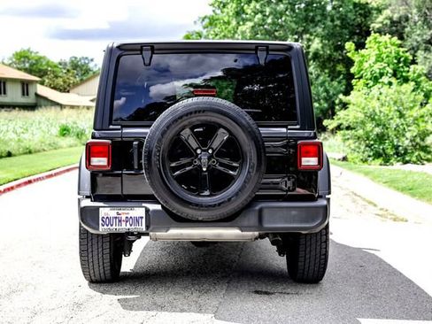 Used 2022 Jeep Wrangler Unlimited Sport AWD/4WD image 6