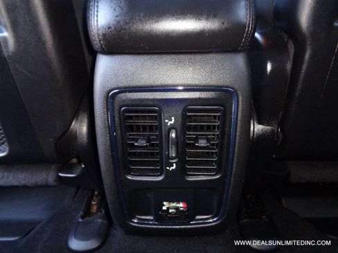 Used 2021 Jeep Grand Cherokee Laredo w/ Trailer Tow Group IV image 18