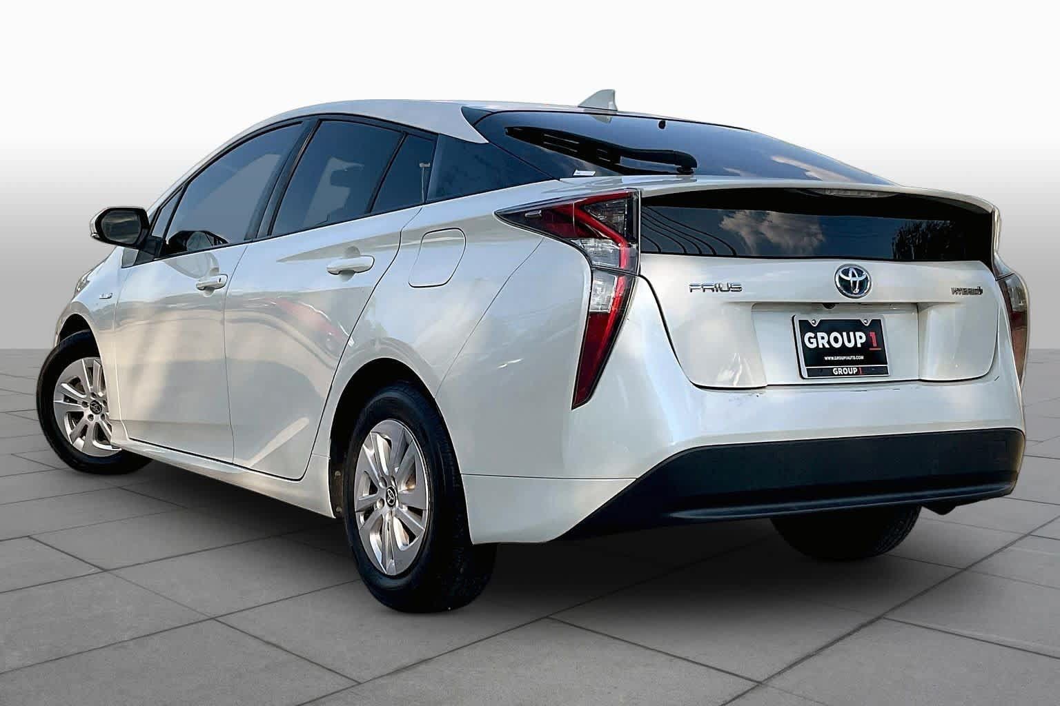 Used 2016 Toyota Prius Two FWD image 12