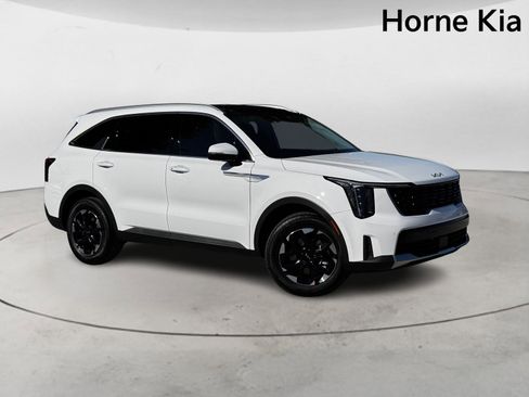 New 2026 Kia Sorento S image 2