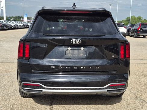 Used 2021 Kia Sorento S FWD image 4