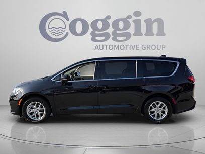 Used 2024 Chrysler Pacifica Touring-L