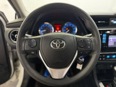 Used 2019 Toyota Corolla LE FWD image 19