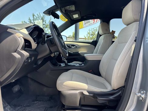 Used 2023 Chevrolet Traverse LS FWD image 21