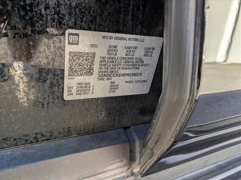 Used 2023 Chevrolet Suburban LT w/ Luxury Package image 17