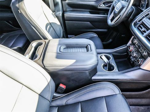 Used 2021 GMC Yukon SLT w/ SLT Premium Package image 20