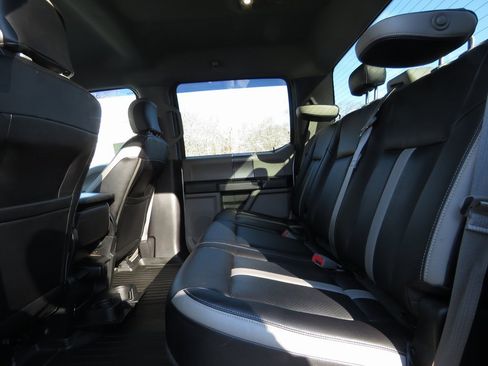 Used 2018 Ford F150 XLT w/ Equipment Group 302A Luxury image 19