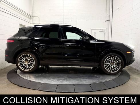Used 2022 Porsche Cayenne Platinum Edition AWD/4WD image 9