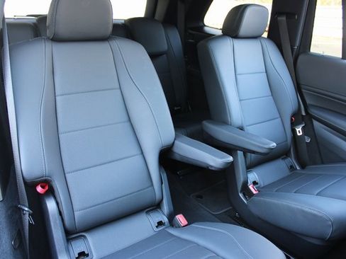 Used 2025 Mercedes-Benz GLS 450 GLS 450 4MATIC image 17