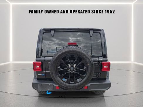 Used 2023 Jeep Wrangler Unlimited Sahara w/ Cold Weather Group image 4