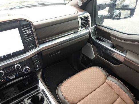 Used 2025 Ford F350 King Ranch image 18