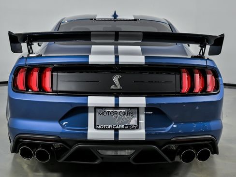 Used 2021 Ford Mustang Shelby GT500 w/ Carbon Fiber Track Pack RWD image 11