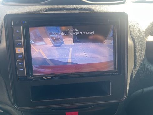 Used 2017 Jeep Renegade Latitude FWD image 20