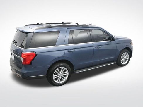 Used 2022 Ford Expedition XLT image 28