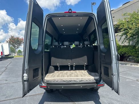 Used 2023 Mercedes-Benz Sprinter 2500 image 21