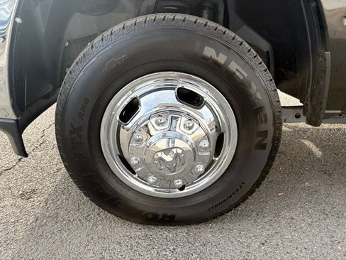 Used 2024 RAM 3500 Tradesman w/ Chrome Appearance Group image 6