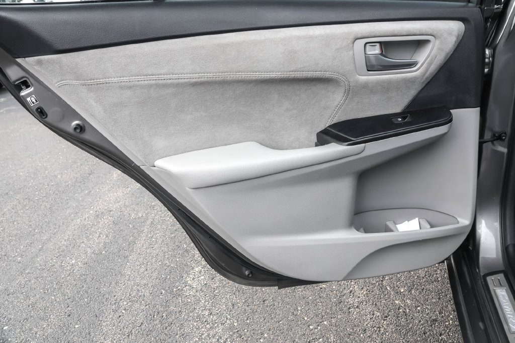 Used 2017 Toyota Camry XSE w/ Moonroof Package FWD image 28