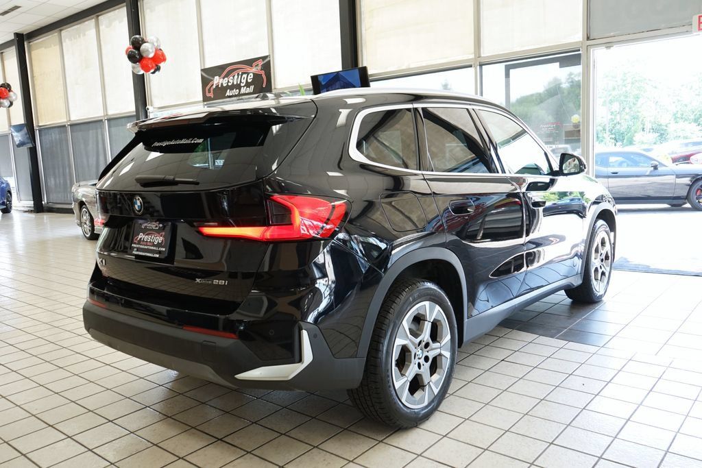 Used 2023 BMW X1 xDrive28i AWD/4WD image 16