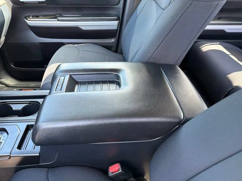 Used 2020 Toyota Tundra SR5 w/ SR5 Convenience Package AWD/4WD image 13