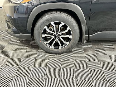 Used 2024 Toyota Corolla Cross AWD Hybrid image 11