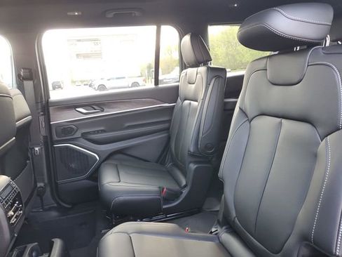 New 2026 Jeep Grand Cherokee L Limited AWD/4WD image 16