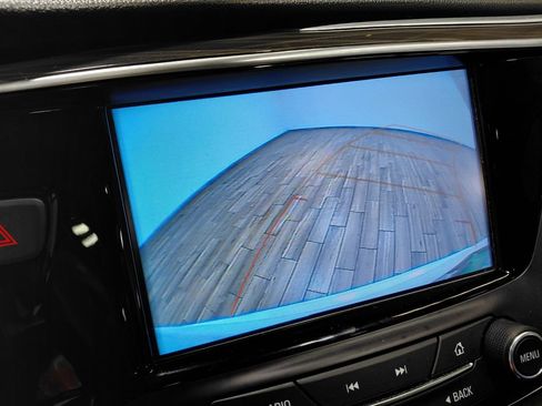 Used 2020 Buick Envision Essence FWD image 19
