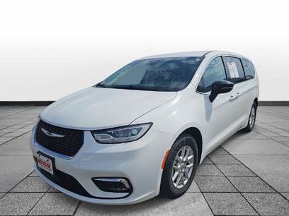 Used 2024 Chrysler Pacifica Touring-L
