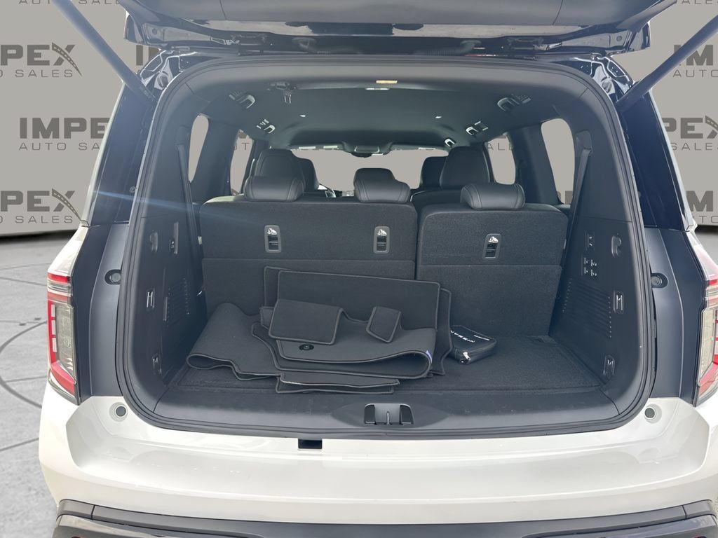 Used 2025 Nissan Armada PRO-4X AWD/4WD image 30