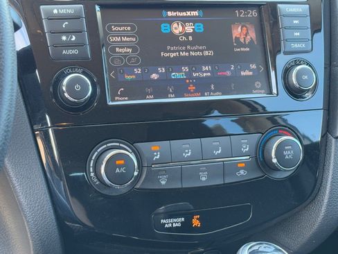 Used 2019 Nissan Rogue S image 22