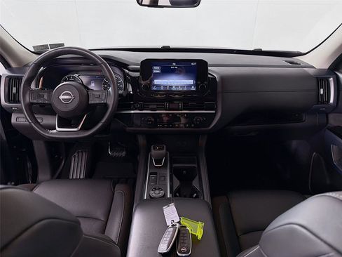 Used 2025 Nissan Pathfinder SL AWD/4WD image 22