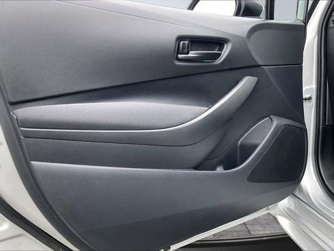 Used 2025 Toyota Corolla LE FWD image 22
